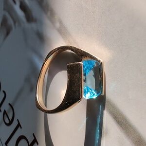 14k gold blue topaz ring